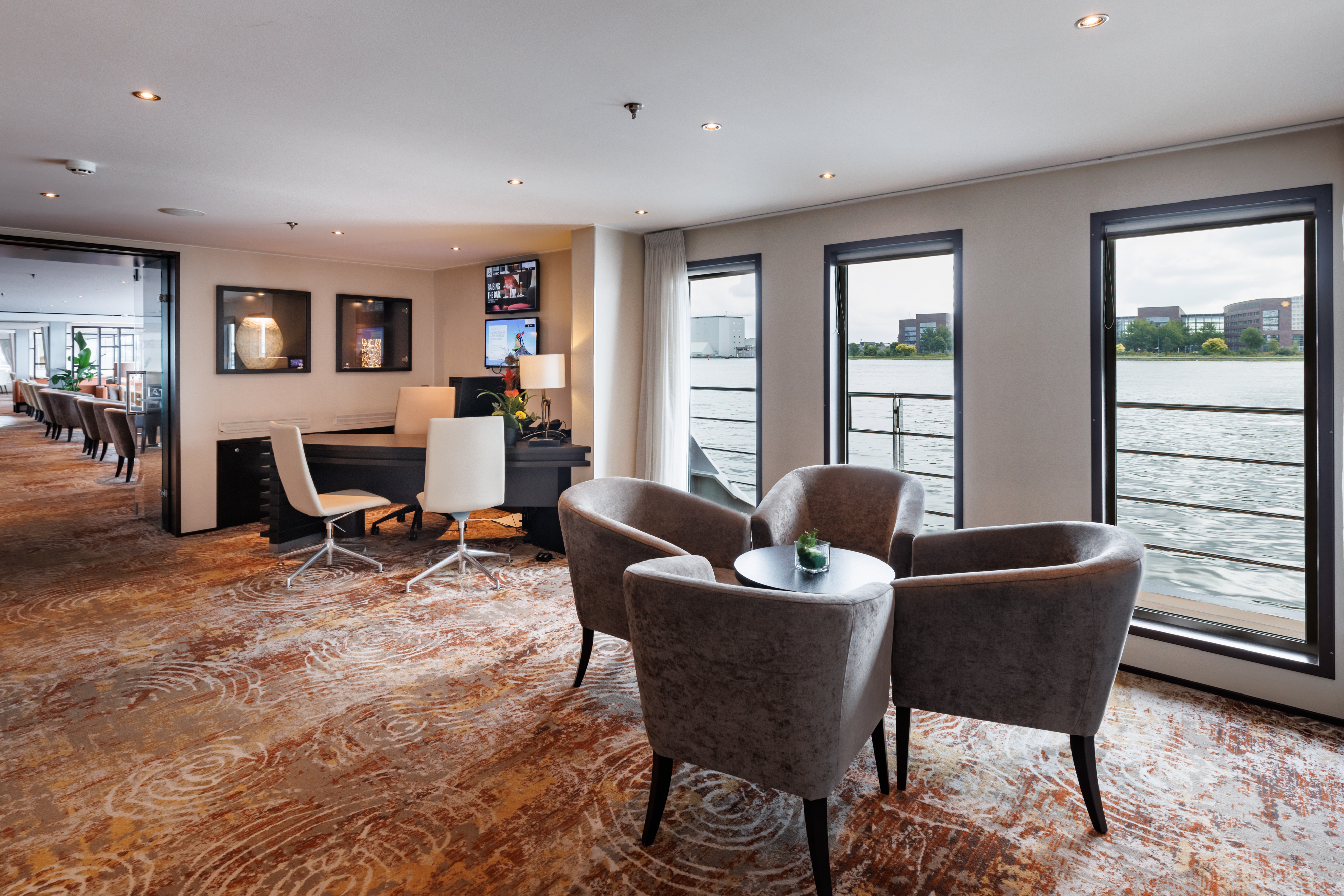 Avalon Vista - Reception